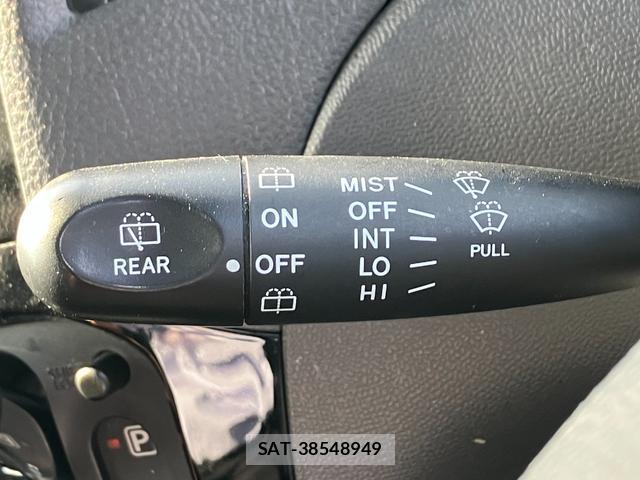 Nissan ROOX 2012-03 8216265-9