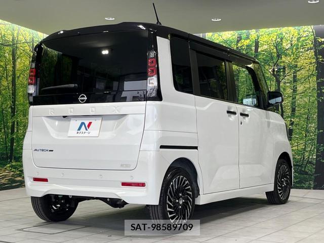 Nissan ROOX 2026-03 8218723-16