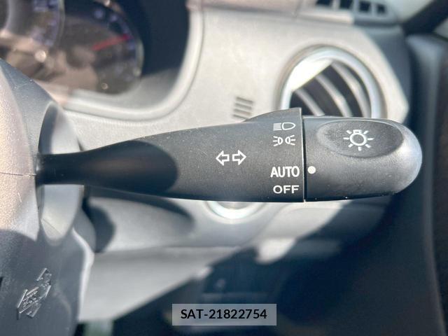 Nissan ROOX 2013-03 8219144-4