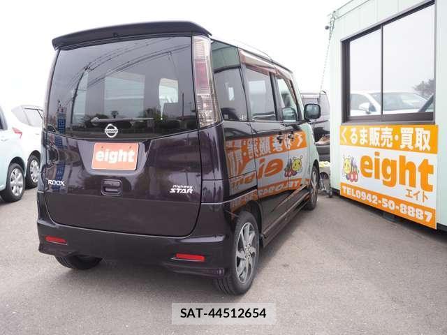 Nissan ROOX 2011-08 8220567-1