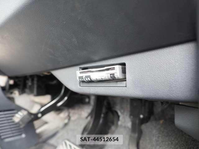 Nissan ROOX 2011-08 8220567-14