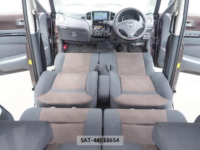 Nissan ROOX 2011-08 8220567-2