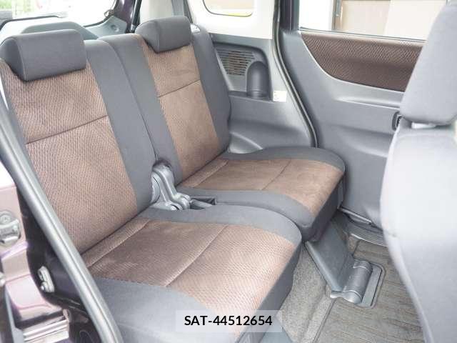 Nissan ROOX 2011-08 8220567-4