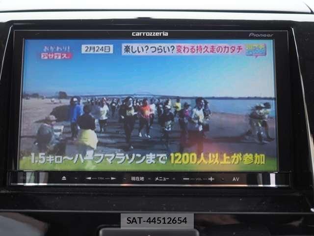 Nissan ROOX 2011-08 8220567-8