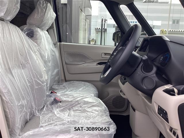Nissan ROOX 2025-08 8220840-12