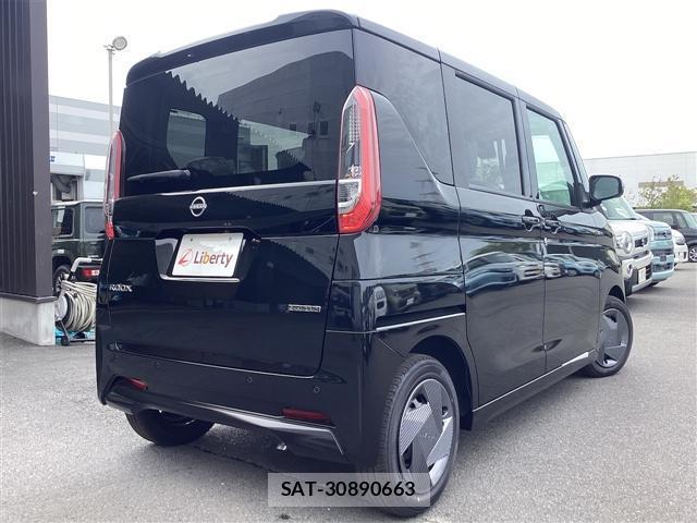 Nissan ROOX 2025-08 8220840-17