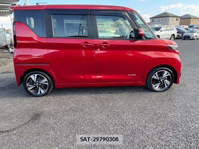 Nissan ROOX 2021-08 8221326-12