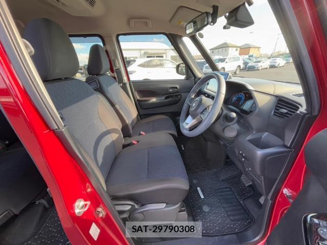 Nissan ROOX 2021-08 8221326-8