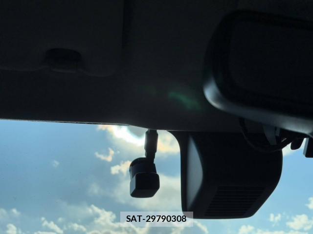 Nissan ROOX 2021-08 8221326-9