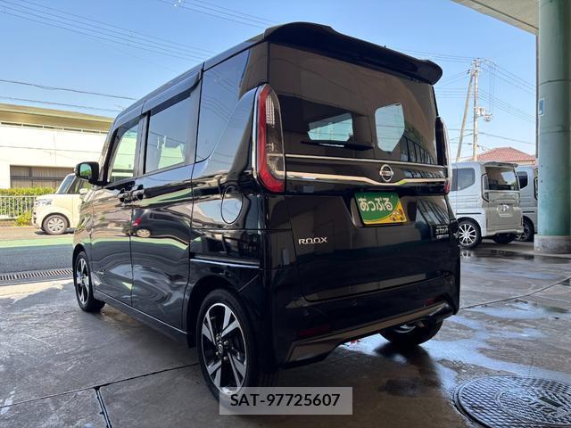Nissan ROOX 2023-06 8221868-9