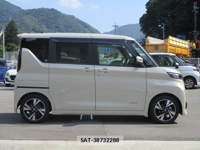 Nissan ROOX 2023-03 8224621-3