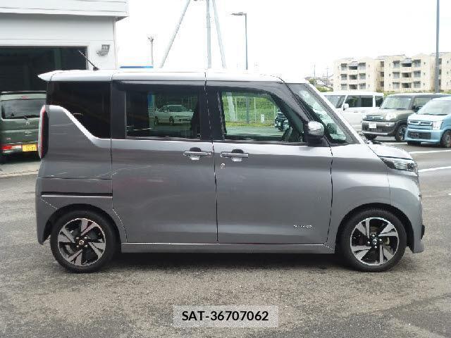 Nissan ROOX 2021-01 8224832-5