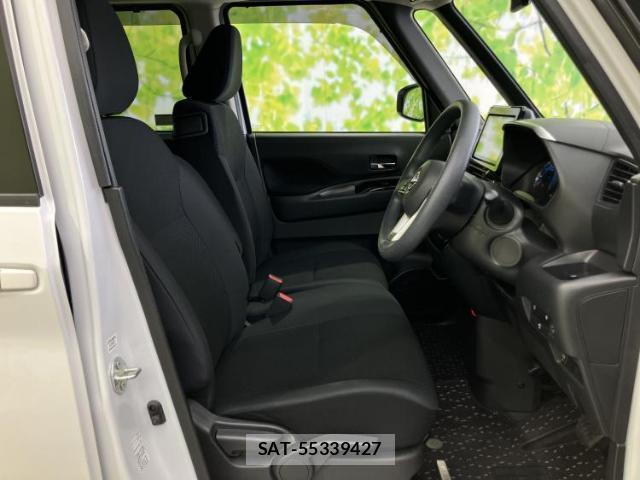 Nissan ROOX 2023-07 8225047-3