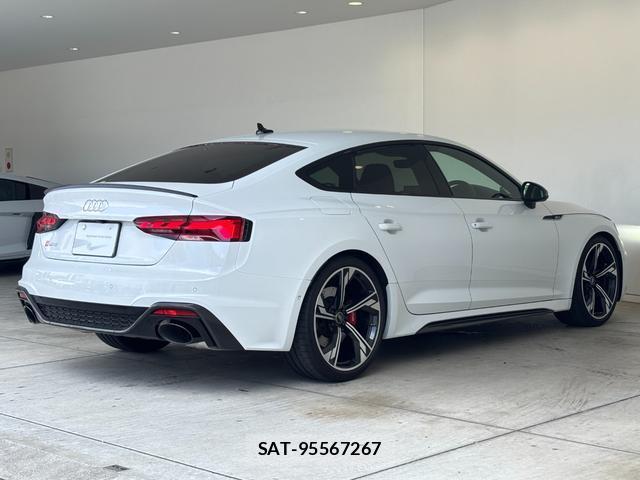 Audi RS5 2021-07 8220620-2