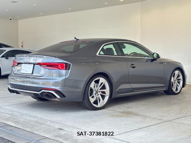 Audi RS5 2018-05 8220621-2