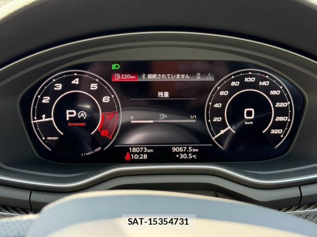 Audi RS5 2021-10 8224351-9