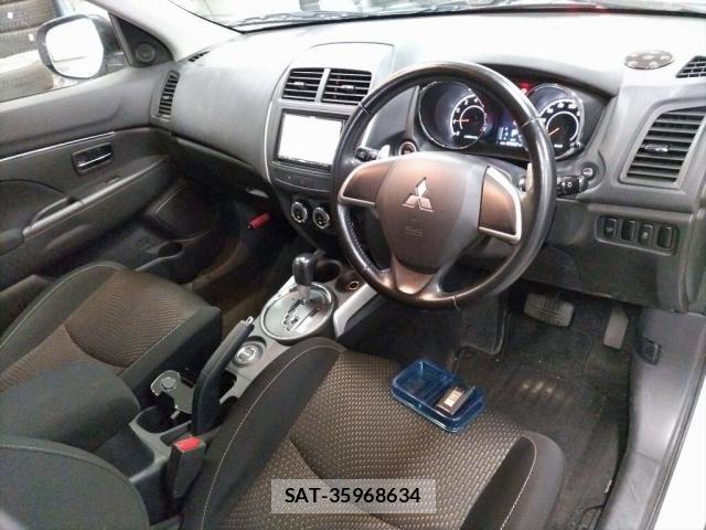 Mitsubishi RVR 2014-03 8216405-2