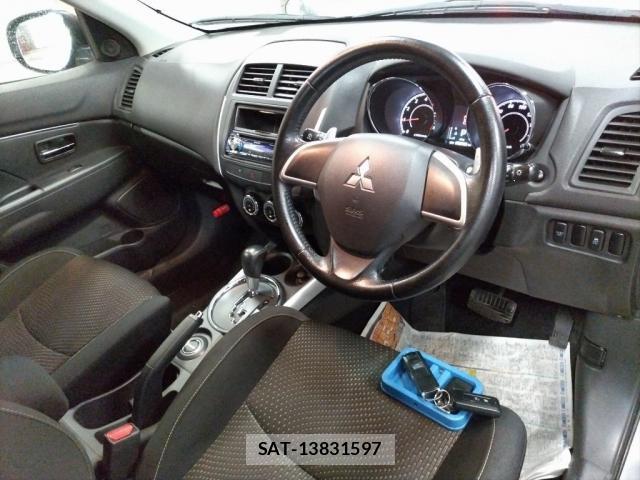 Mitsubishi RVR 2014-04 8217521-2