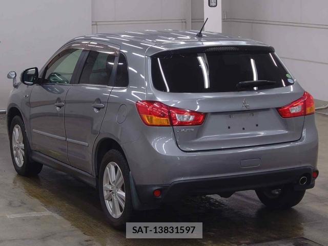 Mitsubishi RVR 2014-04 8217521-4