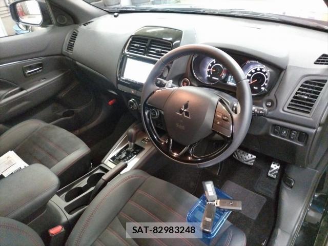 Mitsubishi RVR 2020-10 8217793-2