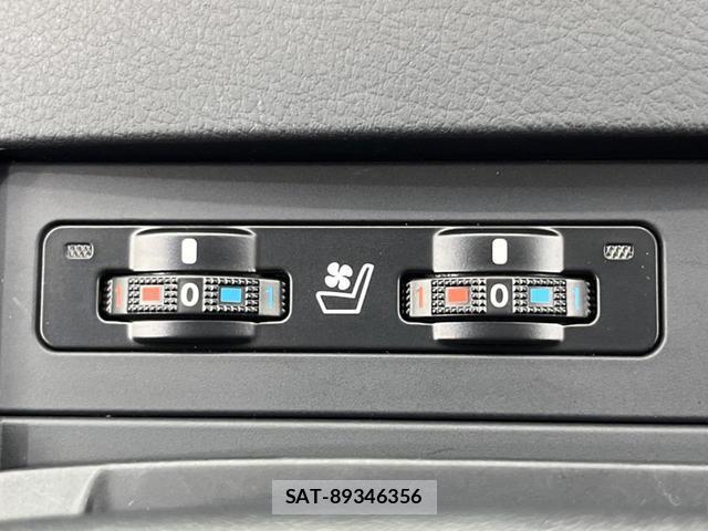 Lexus RX 2014-01 8219684-2