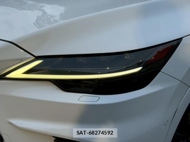 Lexus RX 2023-11 8223802-4