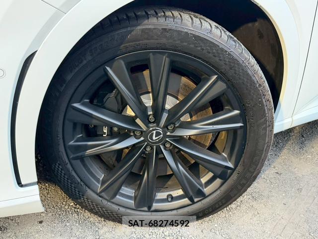 Lexus RX 2023-11 8223802-8