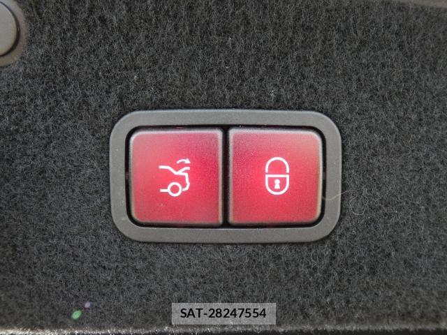 Mercedes Benz S-CLASS 2014-06 8221540-18