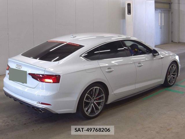 Audi S5 2017-12 8219005-1