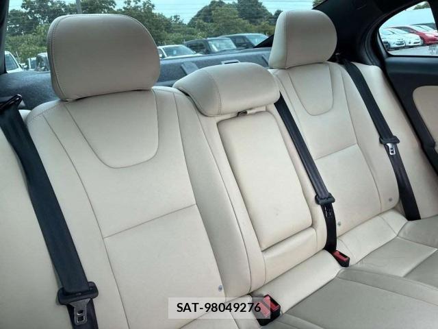 Volvo S60 2017-04 8218994-5