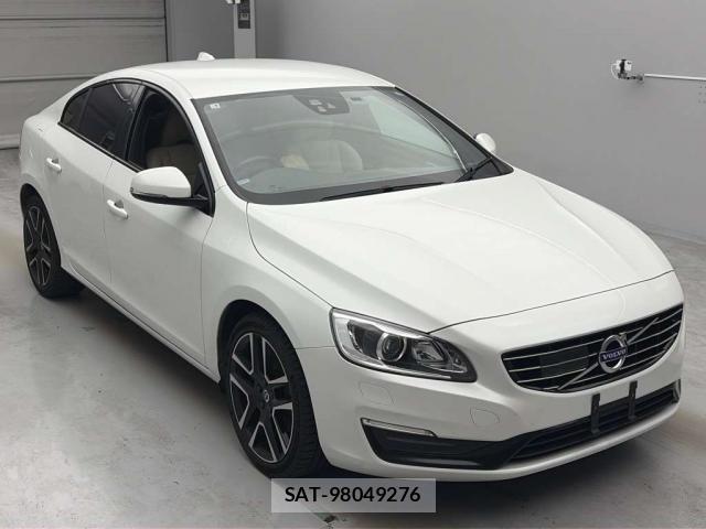 Volvo S60 2017-04 8218994-9