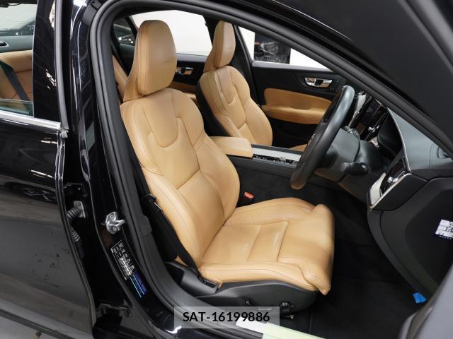 Volvo S60 2019-11 8222930-13