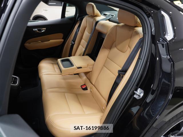 Volvo S60 2019-11 8222930-15