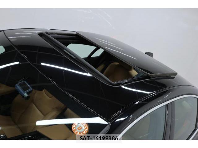 Volvo S60 2019-11 8222930-17