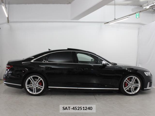 Audi S8 2020-09 8220635-12