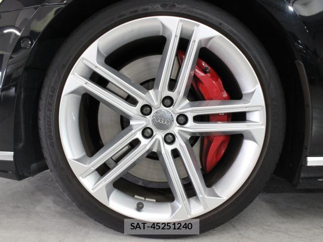 Audi S8 2020-09 8220635-14