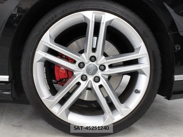 Audi S8 2020-09 8220635-15