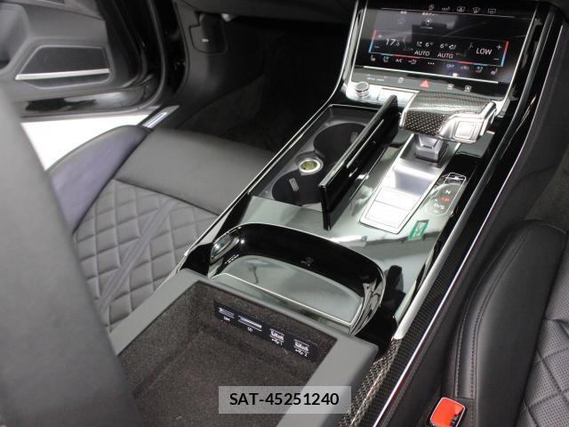 Audi S8 2020-09 8220635-18