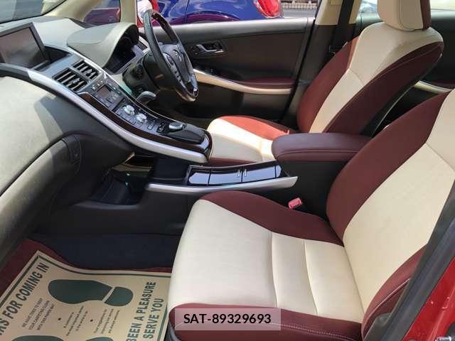 Toyota SAI 2015-06 8221606-11