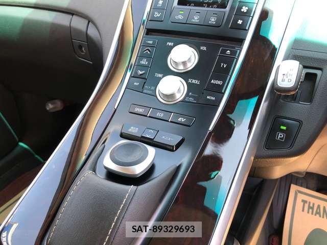 Toyota SAI 2015-06 8221606-8