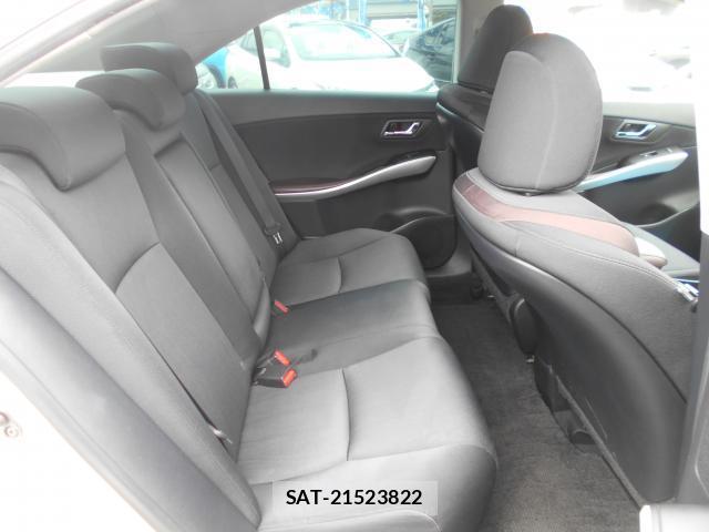 Toyota SAI 2015-05 8222503-7