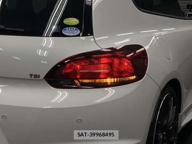 VolksWagen SCIROCCO 2012-01 8225640-15