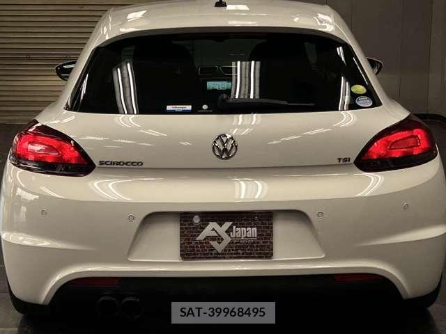 VolksWagen SCIROCCO 2012-01 8225640-16