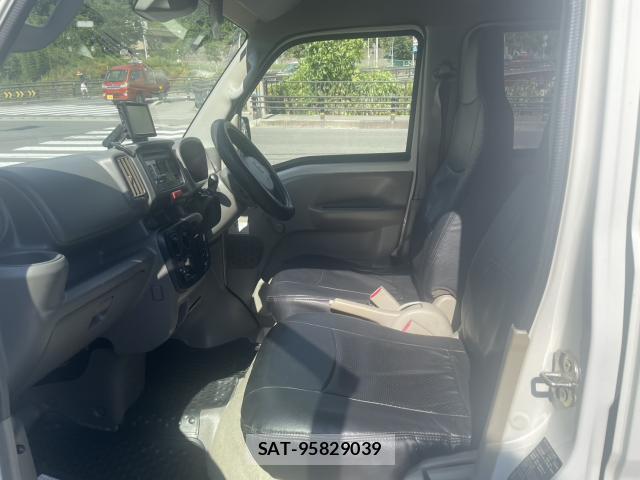 Mazda SCRUM 2017-02 8220917-13