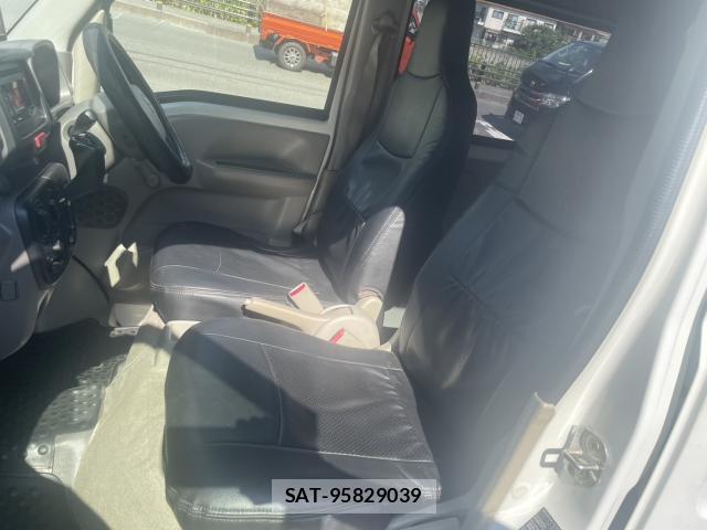 Mazda SCRUM 2017-02 8220917-9