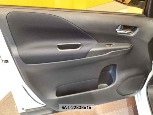 Nissan SERENA 2018-05 8216214-11