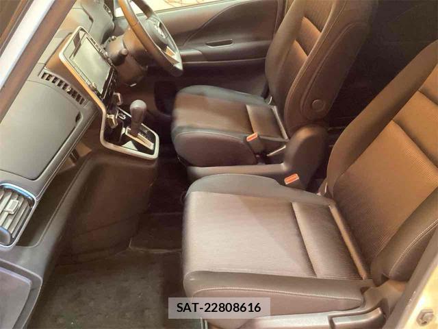 Nissan SERENA 2018-05 8216214-12
