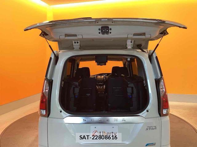 Nissan SERENA 2018-05 8216214-17