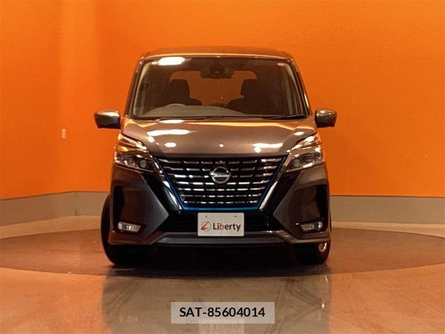 Nissan SERENA 2022-09 8216215-4
