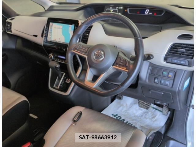 Nissan SERENA 2017-02 8217703-2
